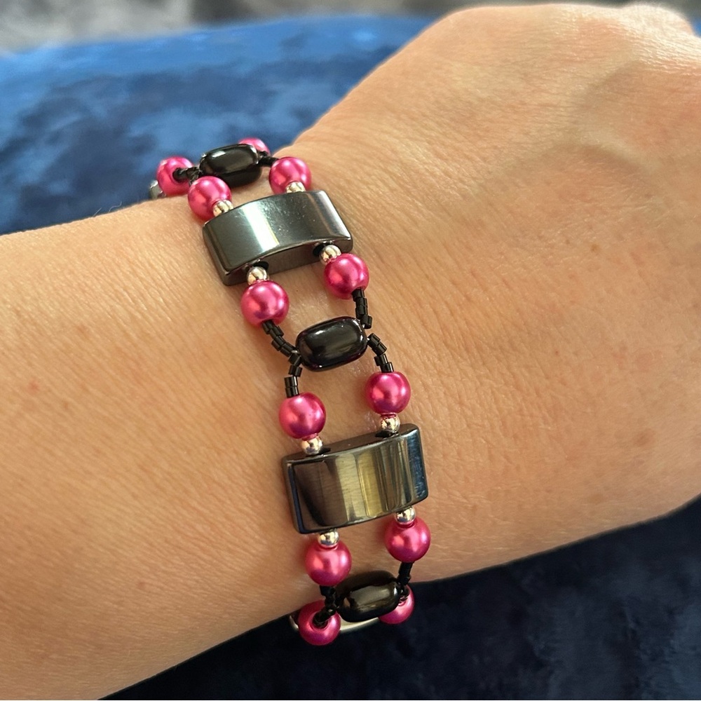 Handcrafted fuchsia pink Czech glass pearl hematite bar cat eye bracelet